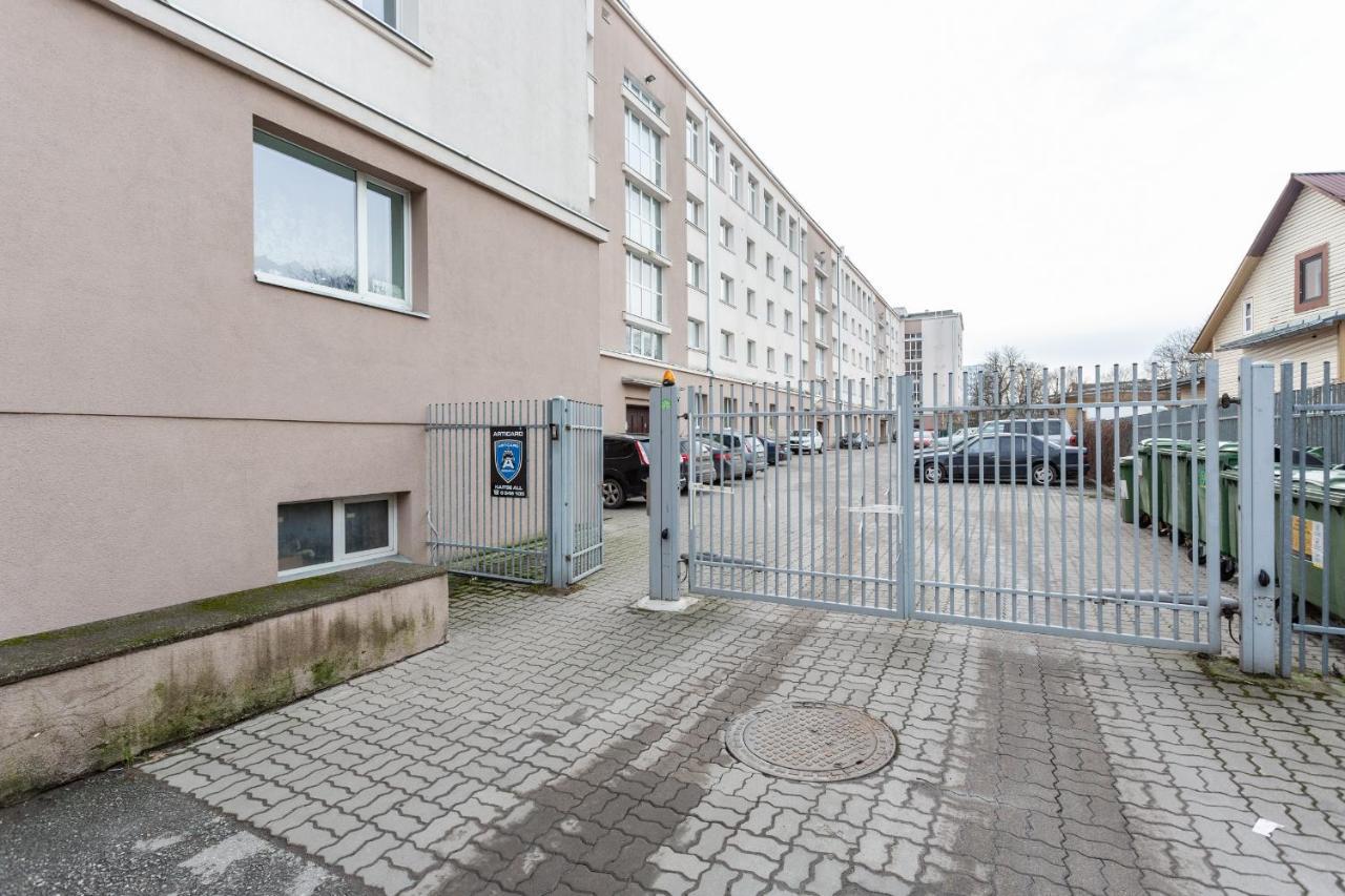 3 Room Central Apartmend 90M2 Parking For One Car Fifth Floor And The Building Does Not Have An Elevator Tallinn Exterior photo